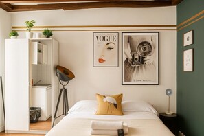 Silitysrauta/-lauta, Wi-Fi, vuodevaatteet