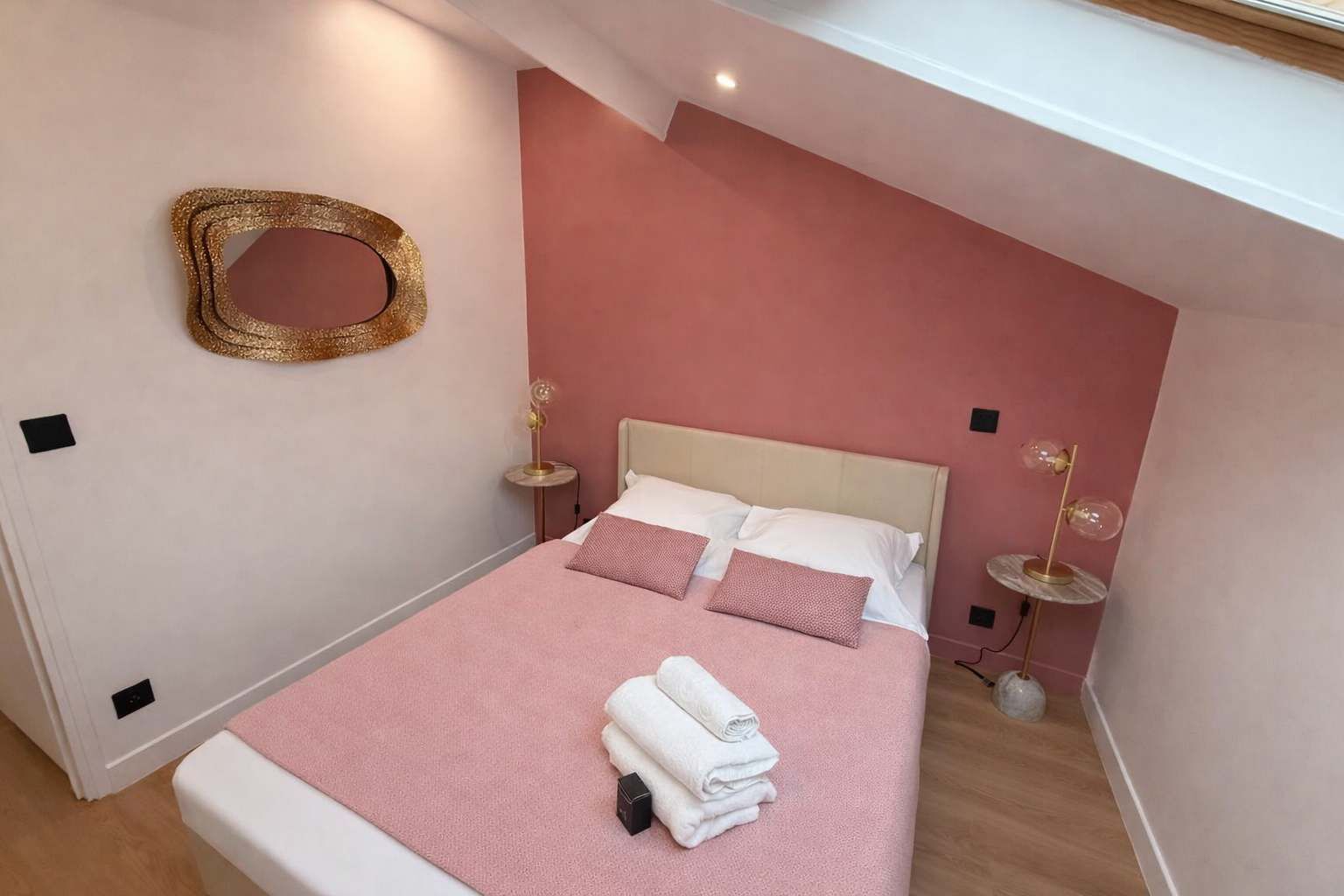 1 dormitori, planxa i posts de planxar, wifi i roba de llit 
