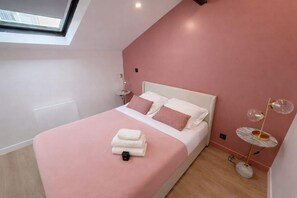 1 habitación, tabla de planchar con plancha, wifi y ropa de cama 