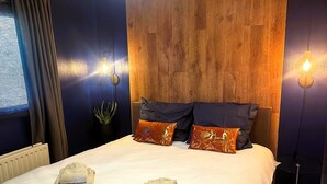 2 slaapkamers, een strijkplank/strijkijzer, reisbedje, gratis wifi