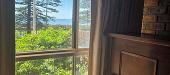 25 Esplanade Beachfront Villa with Ocean Views