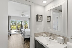 2 bedrooms, Internet, bed sheets - Inviting 2-Bedroom Harbour Point Retreat at Sandestin Golf and Beach Resort! (Miramar Beach)