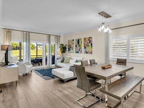 TV - Elegant 2BR Condo in Tivoli at Sandestin Golf & Beach Resort (Miramar Beach)