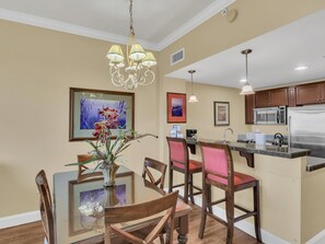 Dining - Stylish 1BR condo in The Grand at Sandestin Golf & Beach Resort! (Miramar Beach)