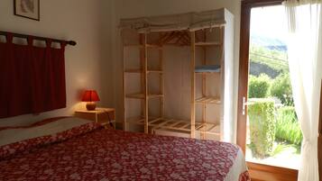 Bügeleisen/Bügelbrett, WLAN, Bettwäsche