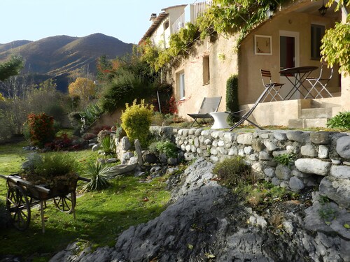 Gîte « Lavande » avec vue sur la montagne, terrasse privée et Wi-Fi