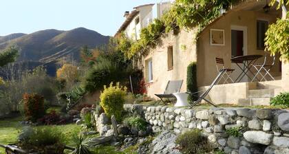 Gßte « Lavande » avec vue sur la montagne, terrasse privée et Wi-Fi