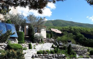 Property grounds - Gîte “Le Galabre” with Mountain View, Wi-Fi, and Air Conditioning (La Robine sur Galabre)