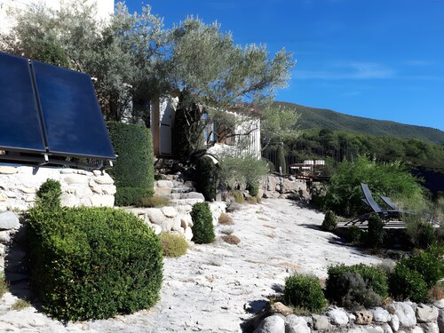 Gîte “Le Galabre” with Mountain View, Wi-Fi, and Air Conditioning