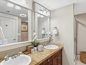 Hair dryer, towels - 11th Floor 3-bedroom Penthouse in Grand Sandestin at Sandestin Golf & Beach Resort! (Miramar Beach)