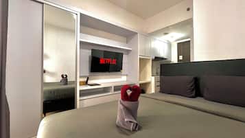 Superior Double Room, City View | Desk, free WiFi, bed sheets