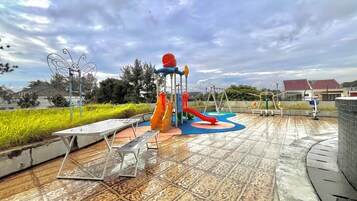 Außen-Kinderspielplatz