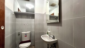 Chambre Double Supérieure, vue ville | Salle de bain