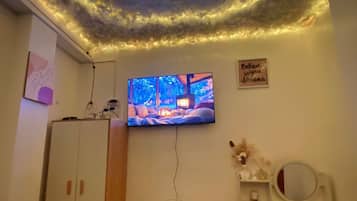 Appartement, 2 chambres, accessible aux personnes Ă mobilitĂ© rĂ©duite, vue ville | Ăquipements de la chambre