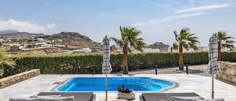 Villa | Pool | Seasonal outdoor pool