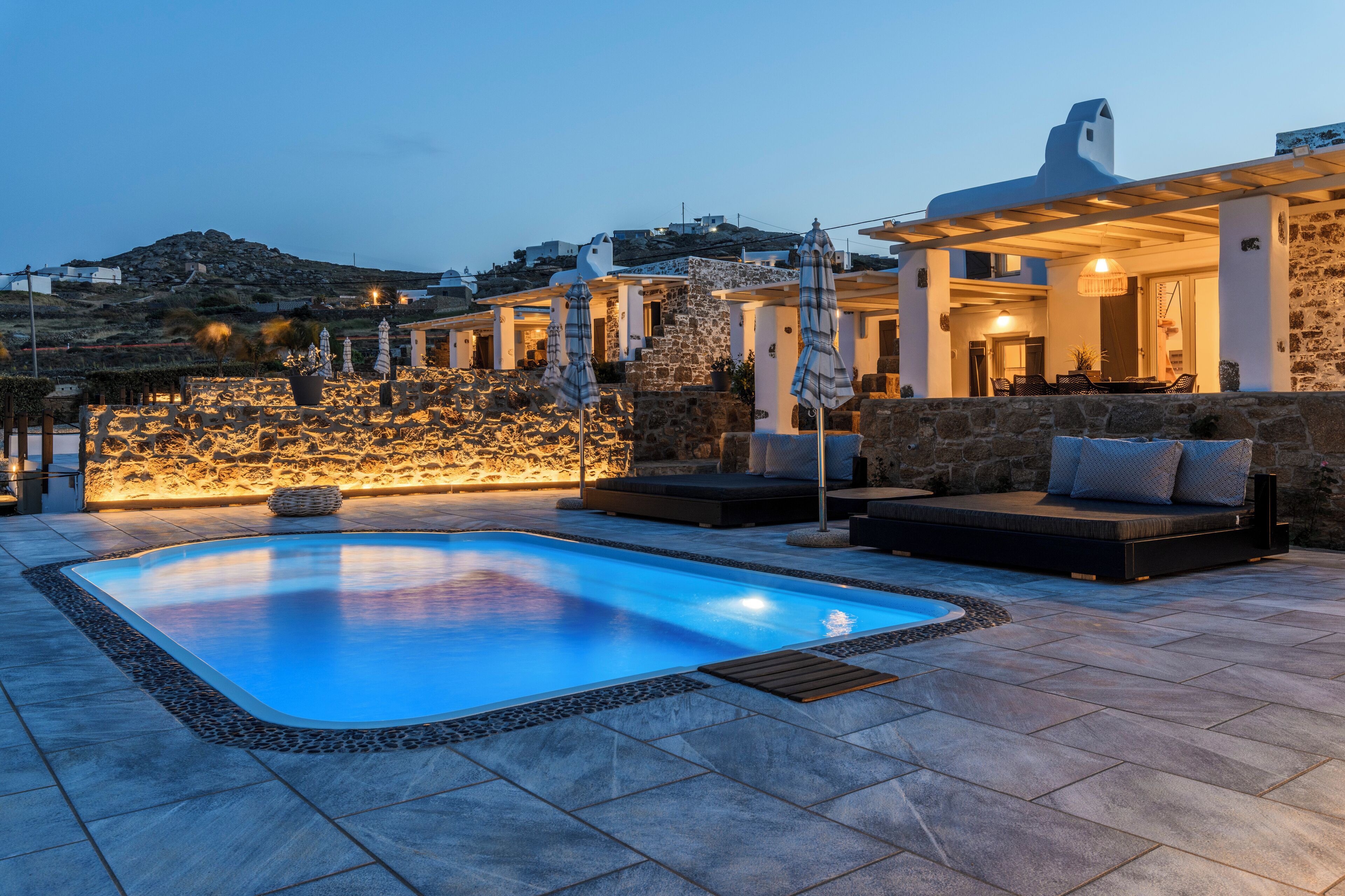 Villa | Piscina | Una piscina al aire libre de temporada