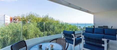 Apartment, 1 Double Bed with Sofa bed, Kitchen, City View | Outdoor dining