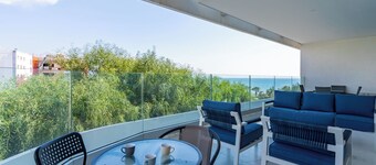 Starlet 1-BR Apt. & Pool in Larnaca