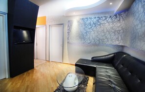 Living area - Royal 3-bedroom apartment in Strong Center of Belgrade with Private Garage (Belgrade)