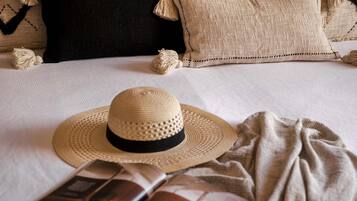 2 bedrooms, in-room safe, iron/ironing board, free WiFi