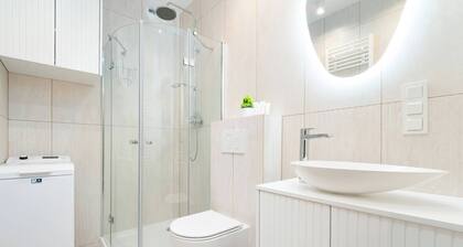 Air-conditioned Studio | Parking, Balcony, Close to Manufaktura
