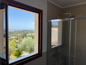 Shower, hair dryer, towels, toilet paper - Can Vidal · Villa with Mallorcan charm and swimming pool (Campanet)