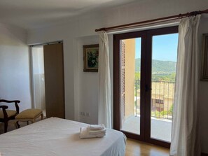 4 bedrooms, iron/ironing board, free WiFi, bed sheets - Can Vidal · Villa with Mallorcan charm and swimming pool (Campanet)