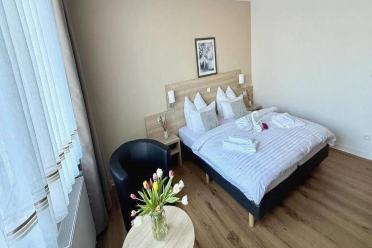 Standard Double Room | In-room safe, soundproofing, bed sheets