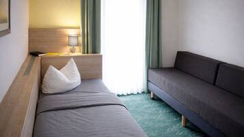 Einzelzimmer | Zimmersafe, schallisolierte Zimmer, kostenloses WLAN, Bettwäsche