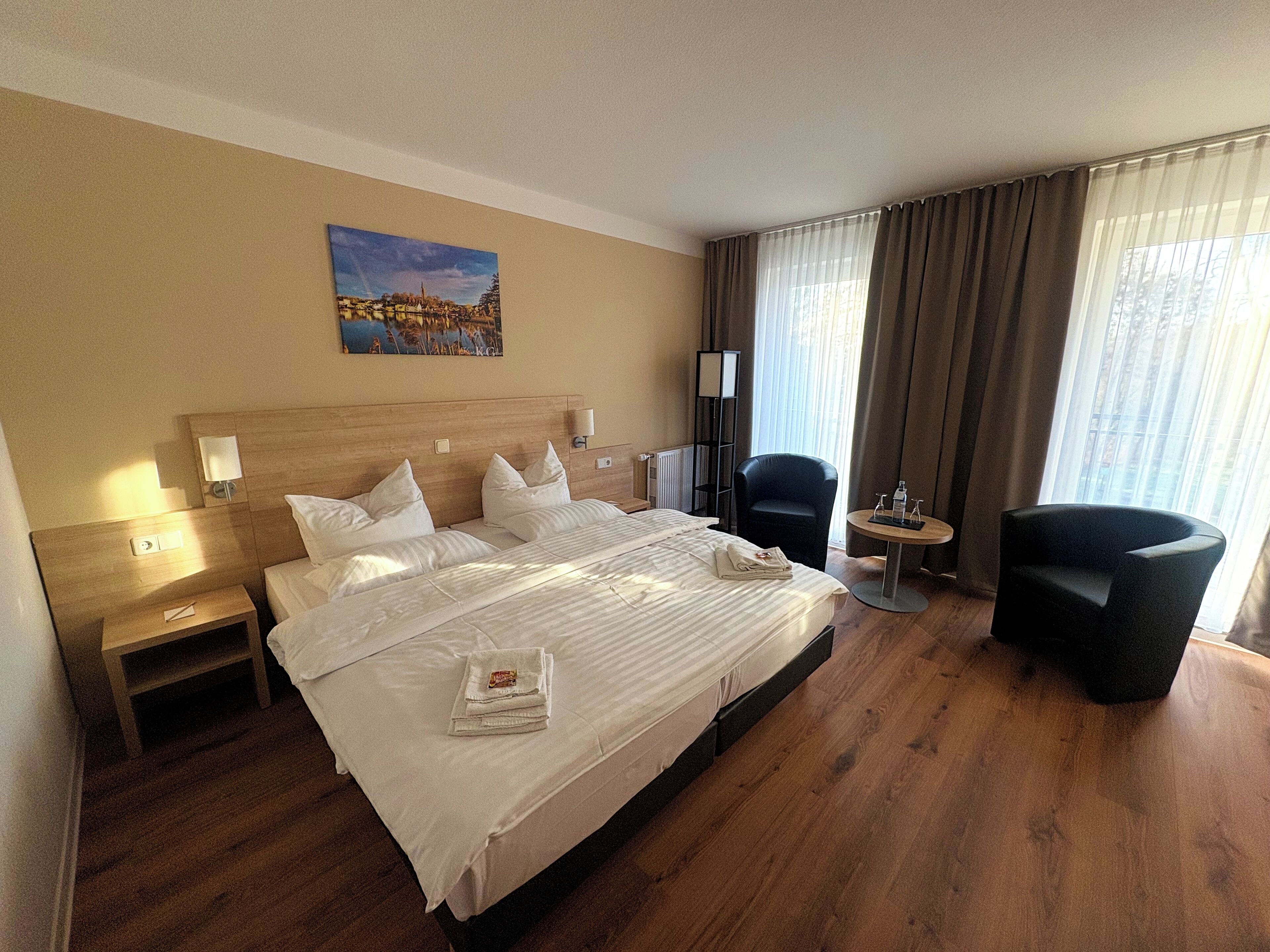 Familien-Vierbettzimmer | Zimmersafe, schallisolierte Zimmer, kostenloses WLAN, Bettwäsche