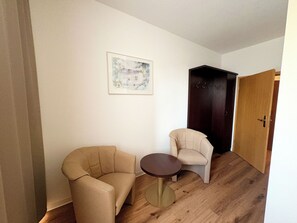 Habitació doble bàsica | Caixa forta a l'habitació, habitacions insonoritzades i wifi gratuïta 