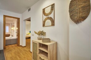 Hallway - BBarcelona Guinardó Flat (Barcelona)