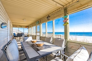 Outdoor dining - Tak It Ezy - Oceanfront 4BR Home, Screen Porch, Pet Friendly! (Surf City)