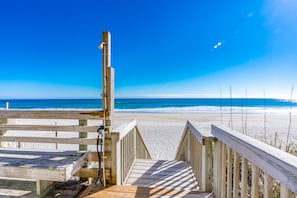 Beach - Tak It Ezy - Oceanfront 4BR Home, Screen Porch, Pet Friendly! (Surf City)