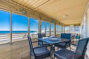 Dining - Tak It Ezy - Oceanfront 4BR Home, Screen Porch, Pet Friendly! (Surf City)