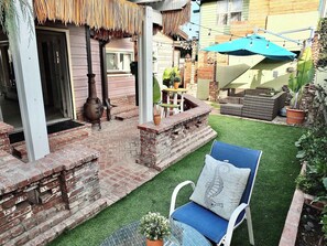 Terrace/patio - Eastside Garden Hideaway  For 4, Perfect Location for World Cup Attendees! (Long Beach)