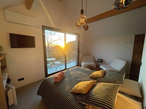 1 chambre, fer et planche à repasser, Wi-Fi gratuit, draps fournis