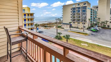Signature Condo, 2 Bedrooms, Balcony, Partial Ocean View | Balcony