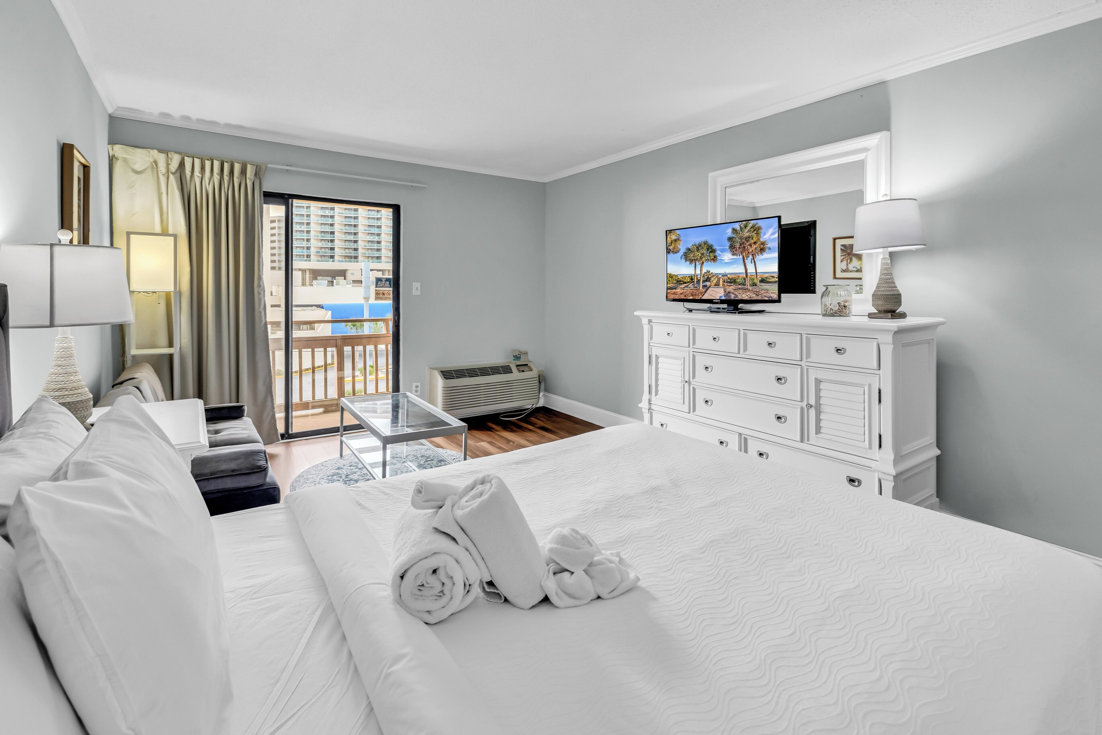 Signature Condo, 2 Bedrooms, Balcony, Partial Ocean View