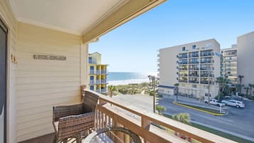 Signature Condo, 2 Bedrooms, Balcony, Partial Ocean View | Balcony view