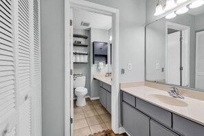 Signature Condo, 2 Bedrooms, Balcony, Partial Ocean View | Bathroom - Ocean Dunes Villas (Myrtle Beach)