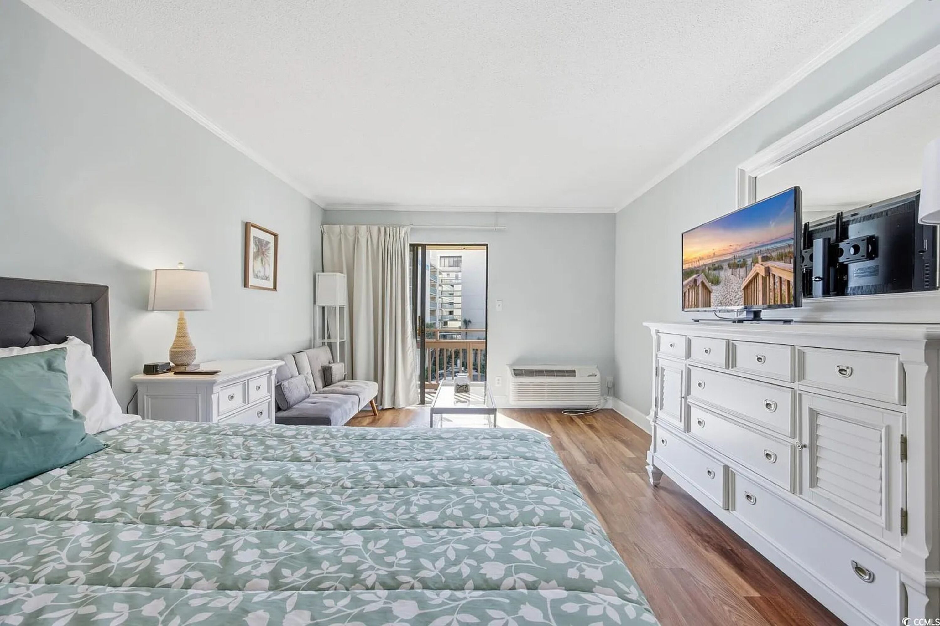 Signature Condo, 2 Bedrooms, Balcony, Partial Ocean View