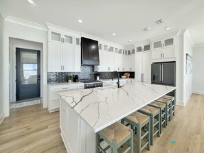 Maison, plusieurs lits, accès piscine (Bacon in the Sun) | Cuisine privée