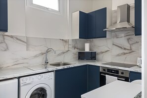 Studio Deluxe, vue ville | Cuisine privée | Four, plaque de cuisson, grille-pain