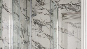 Deluxe Studio, City View | Bathroom - Crawford place studio apartments (London)