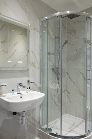 Superior Studio | Bathroom - Crawford place studio apartments (London)