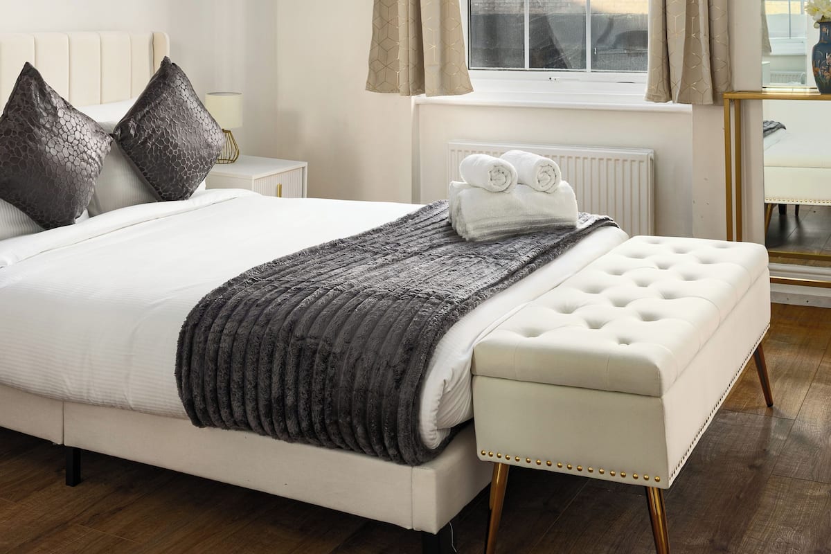 디럭스 스튜디오, 시내 전망 | 다리미/다리미판, 무료 WiFi, 침대 시트