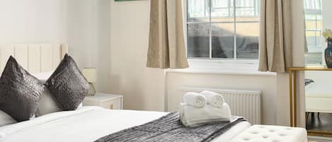 Iron/ironing board, free WiFi, bed sheets