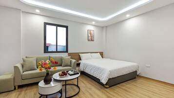 Standard Studio Suite | Blackout drapes, iron/ironing board, free WiFi