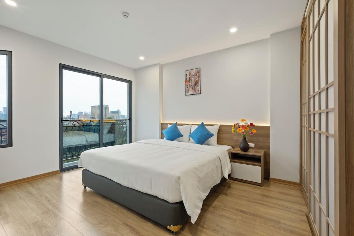 Premier Room | Blackout curtains, iron/ironing board, free WiFi